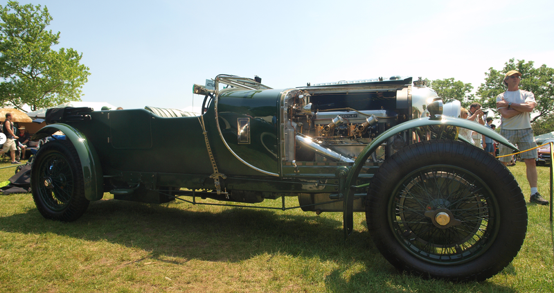 Illustration for article titled This Is Likely The Best Shade-Throwing In Motoring History